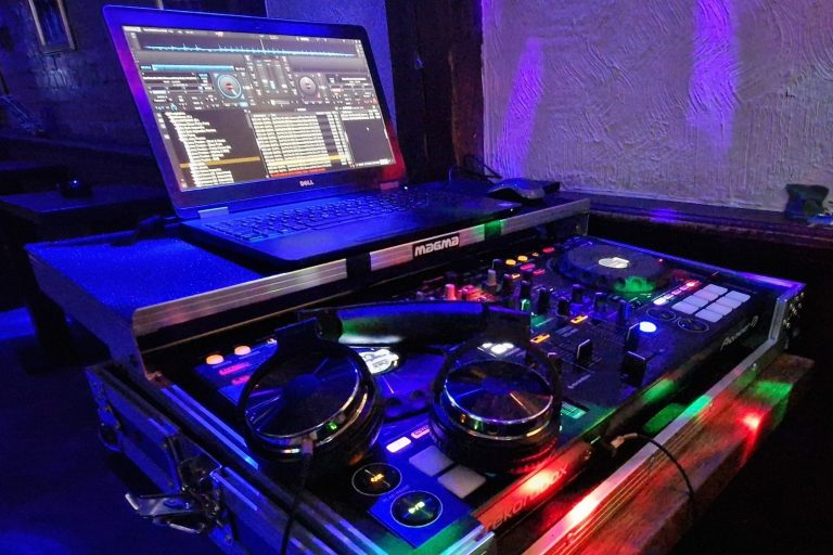 DJ Henne - Hendrik Vogel